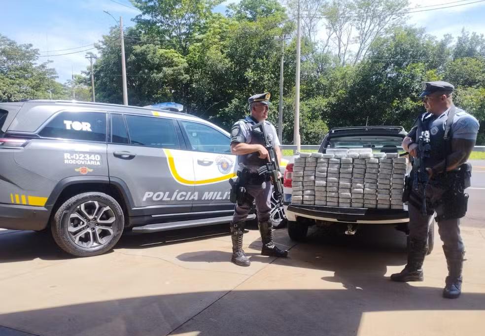 Polícia Rodoviária apreende grande quantidade de cocaína na carroceria de caminhonete no interior de SP