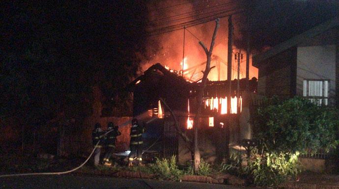 Casa do acusado de esquartejar menino de 10 anos é incendiada em Assis