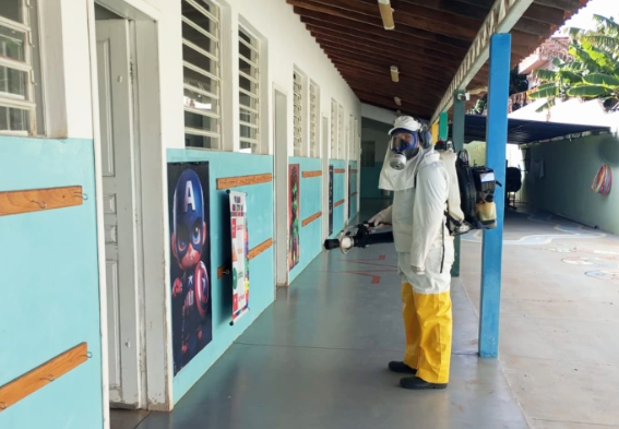 Prefeitura, Secretaria de Saúde e a Vigilância epidemiológica realizam nebulização