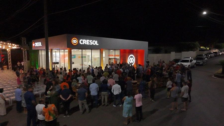 Cresol inaugura agência em Queiroz, a primeira instituição financeira do município