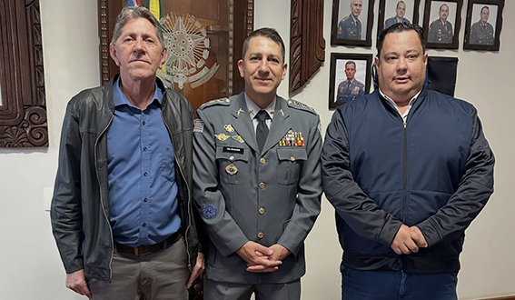 Autoridades de Arco-Íris participam de solenidade de Passagem de Comando do CPI-4 em Bauru